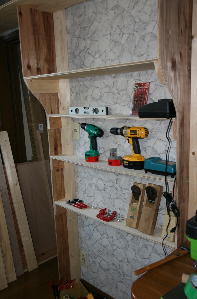 ワレコdiy 工作室に工具の壁面収納棚を自作した