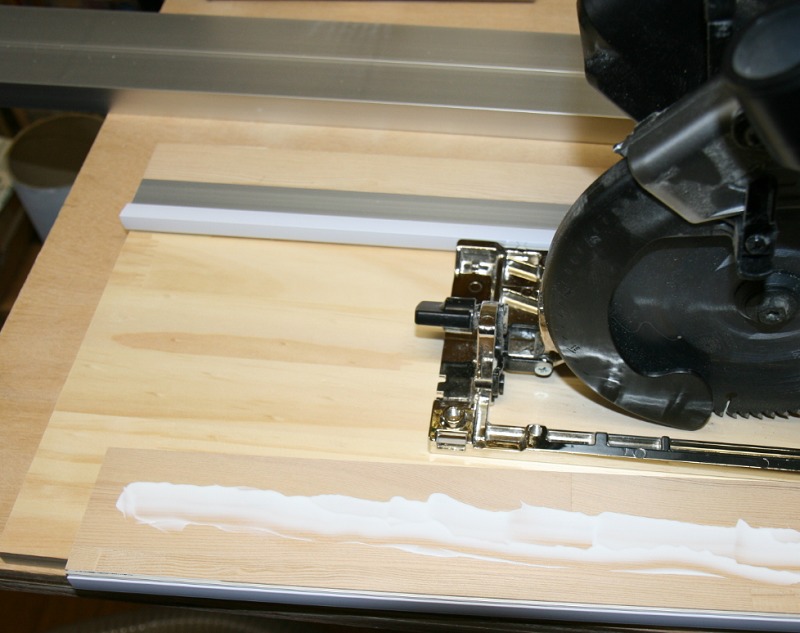 【ワレコのDIY】丸鋸スライドテーブル化した作業台に丸鋸ガイドを作成する【前編】