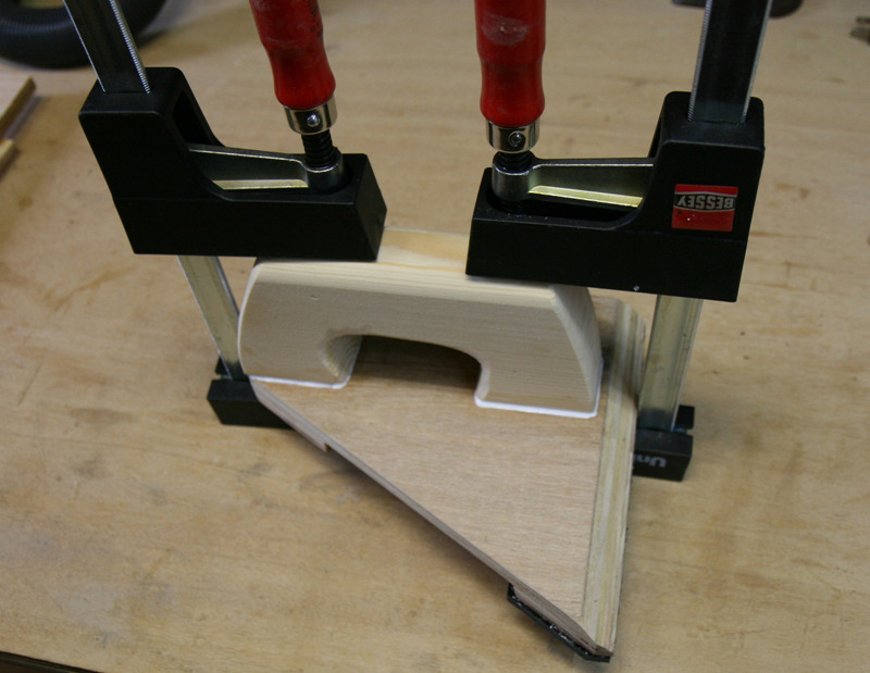 ワレコのDIY】卓上スライド丸ノコに部材載せテーブルと押さえ治具を作る